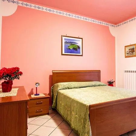 In Ascea With Garden Apartment *