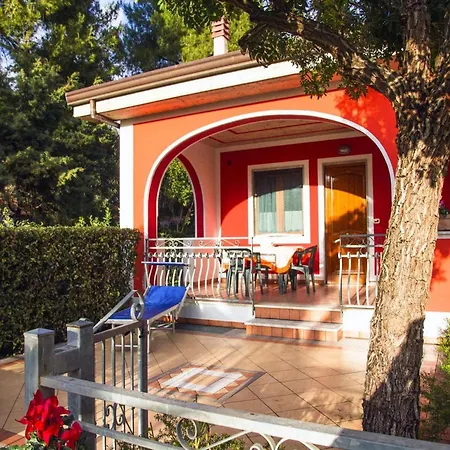 In Ascea With Garden Apartment